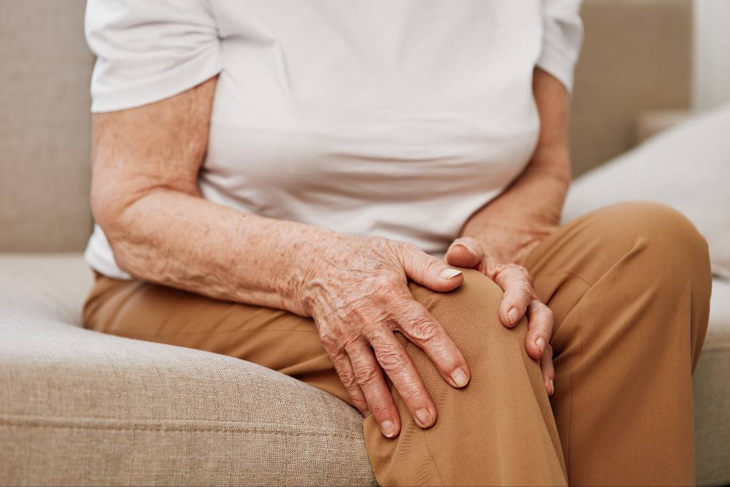 Chiropractic Care for Arthritis: What Works, What Doesn’t, and When to See a Specialist